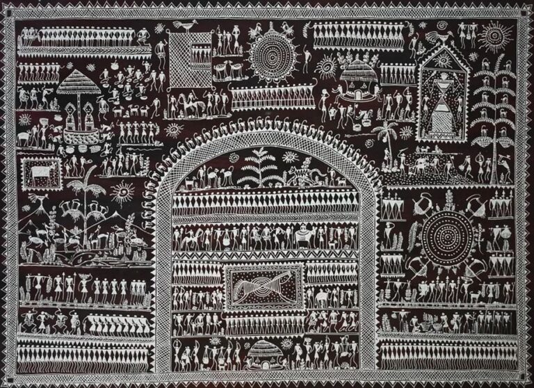 Learn traditional Warli painting techniques in engaging art classes for adults.